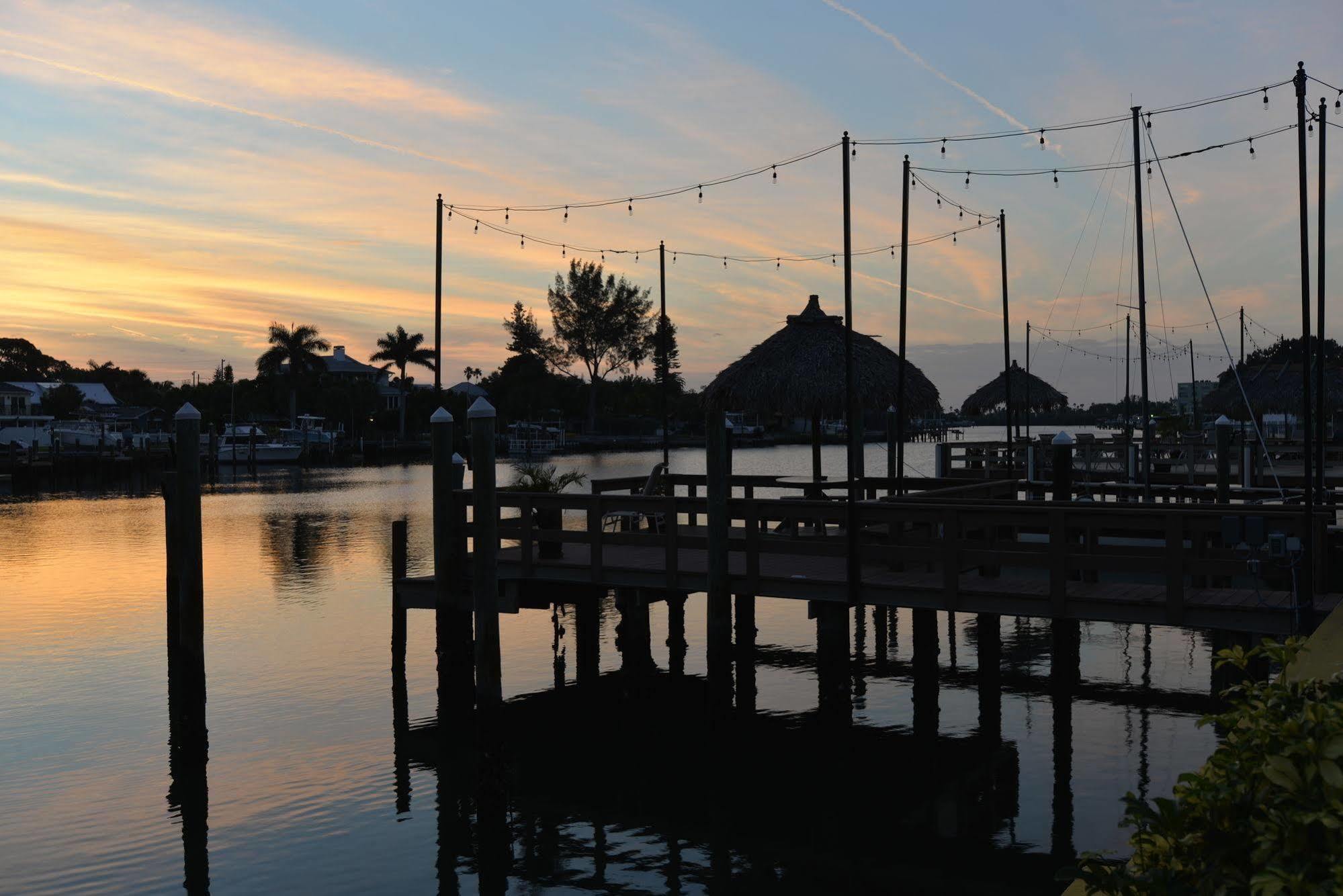 Bay Palms Waterfront Resort - Hotel And Marina St. Pete Beach Exterior foto