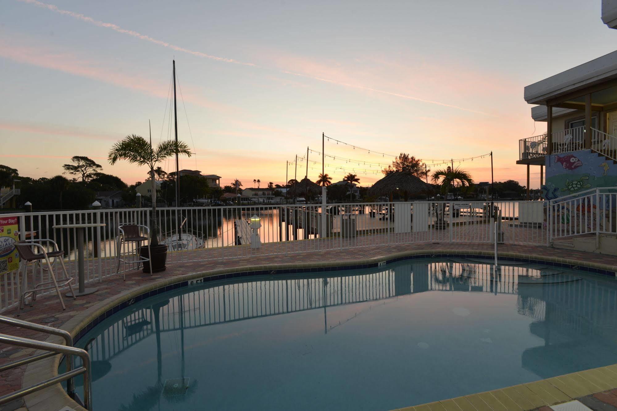 Bay Palms Waterfront Resort - Hotel And Marina St. Pete Beach Exterior foto