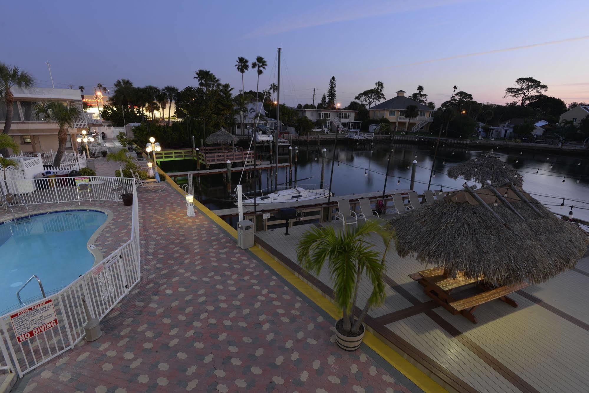 Bay Palms Waterfront Resort - Hotel And Marina St. Pete Beach Exterior foto